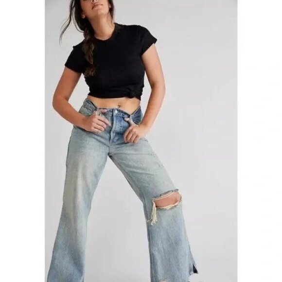 FREE PEOPLE Curvy Misfit Flare Jeans in Wash Little Rascal Size US 31 - Picture 2 of 9